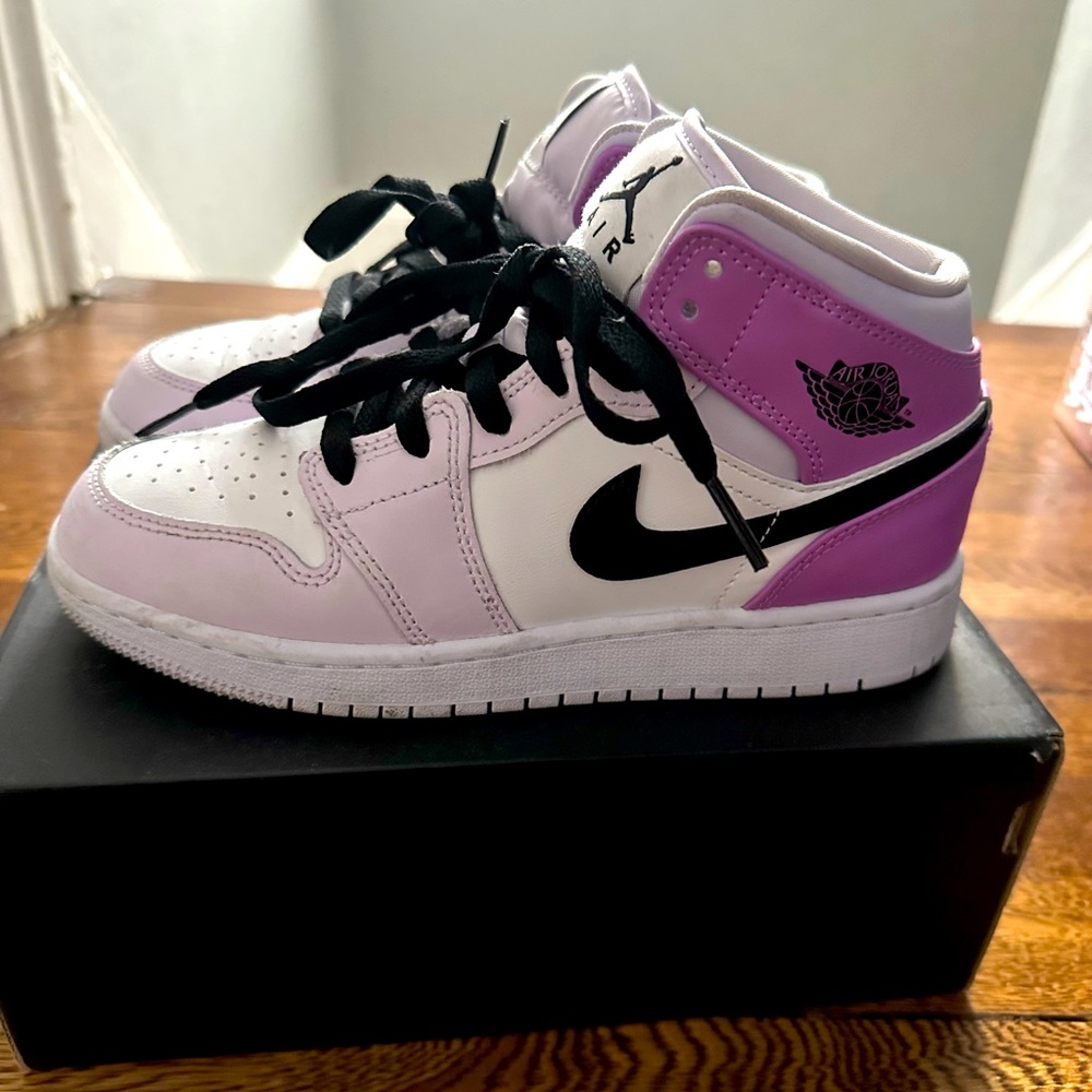 Air Jordan 1 (mid) purple/white/black